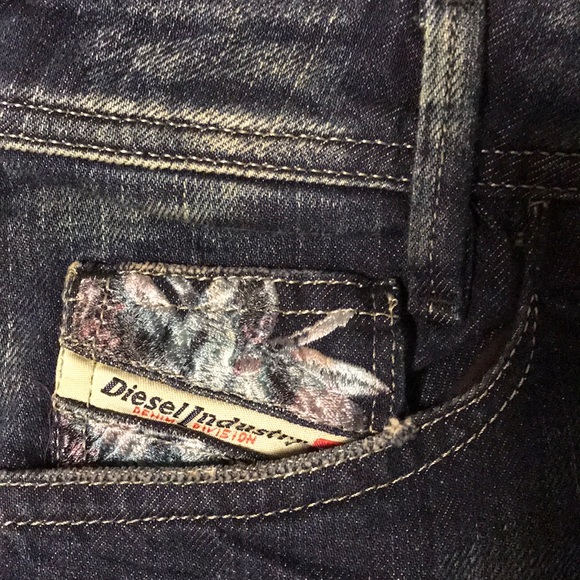 Diesel Denim - Diesel STYLE NEWZ WASH 008VB
Size: W25 L34